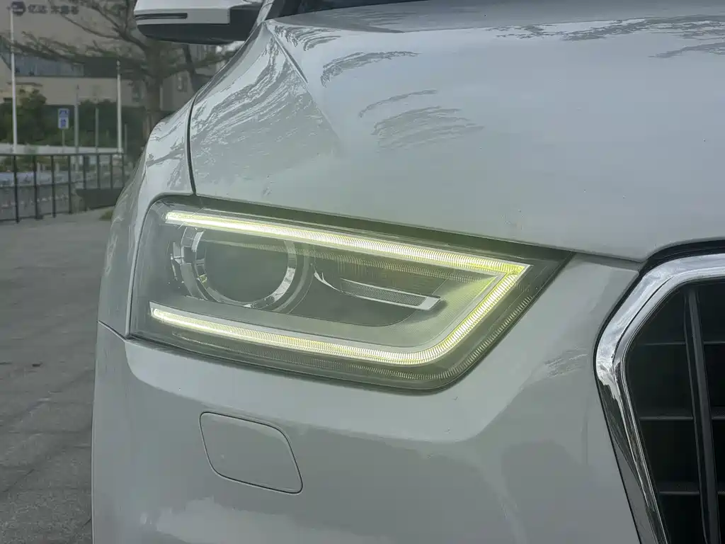 Audi Q3 2014 — фото 14
