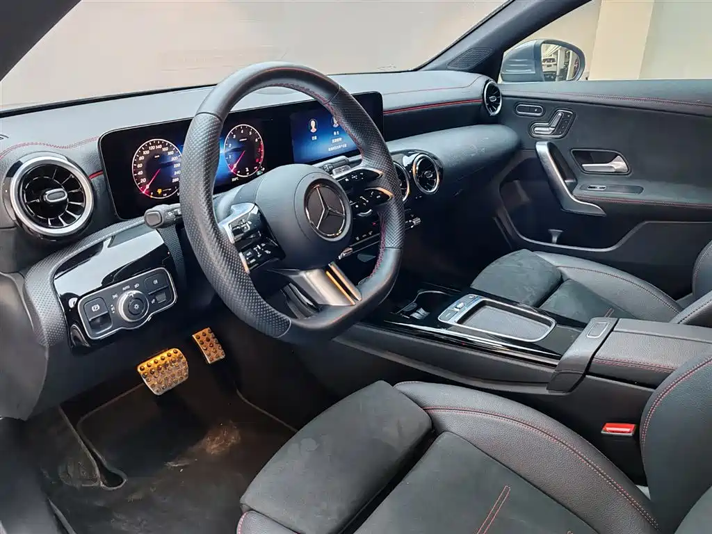 Mercedes-Benz CLA 2025 — фото 16