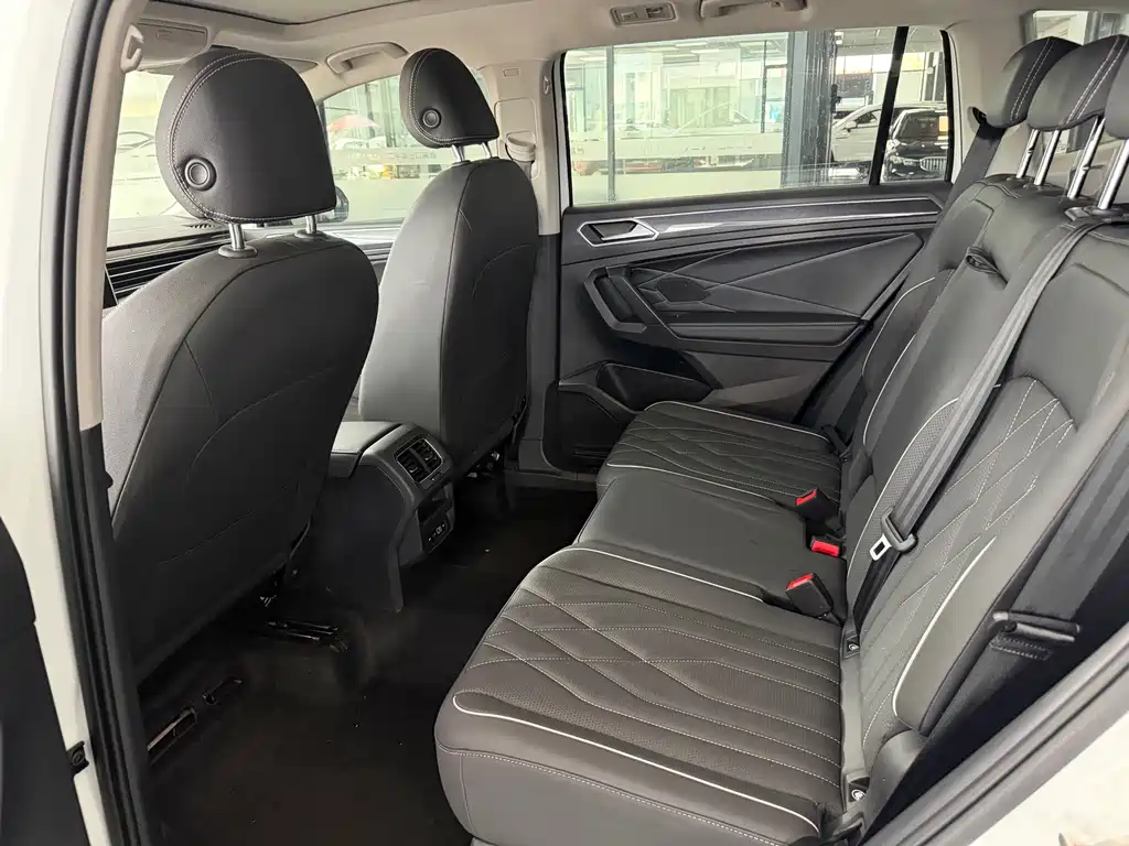 Volkswagen Tiguan L 2023