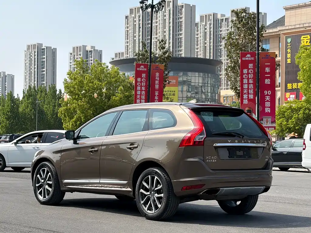 Volvo XC60 2015 — фото 22