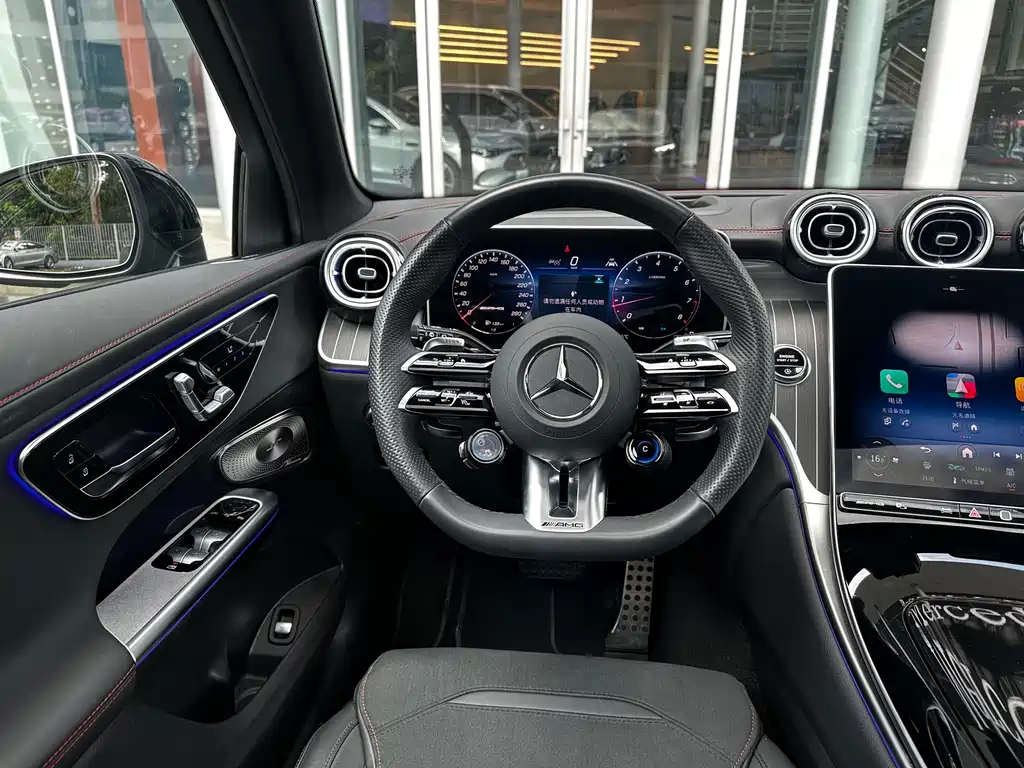 Mercedes-Benz GLC AMG 2025 — фото 8