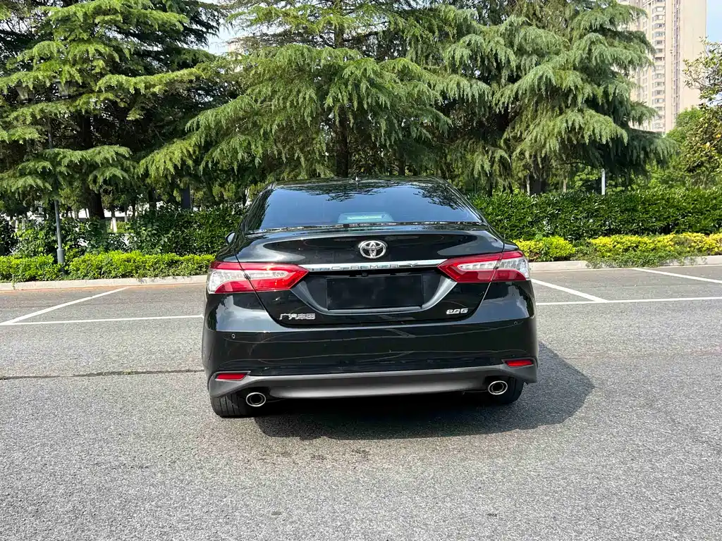 Toyota Camry 2022 — фото 6