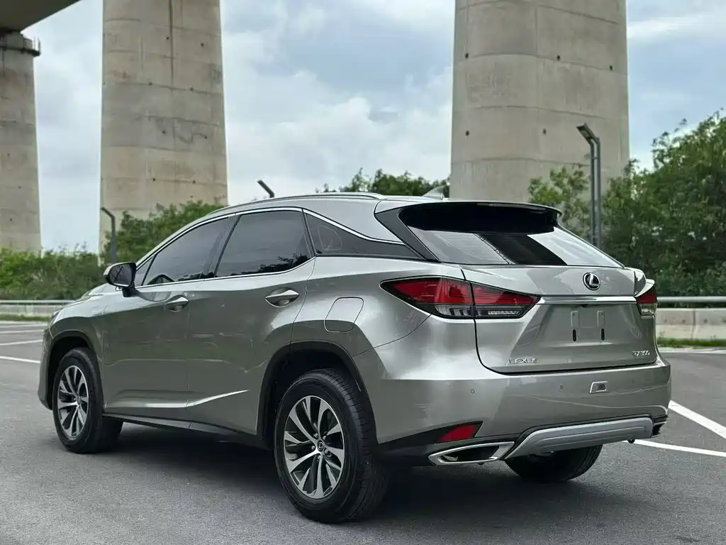 Lexus RX 2022 — фото 8