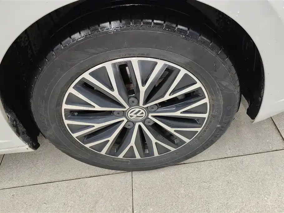 Volkswagen Sagitar 2020