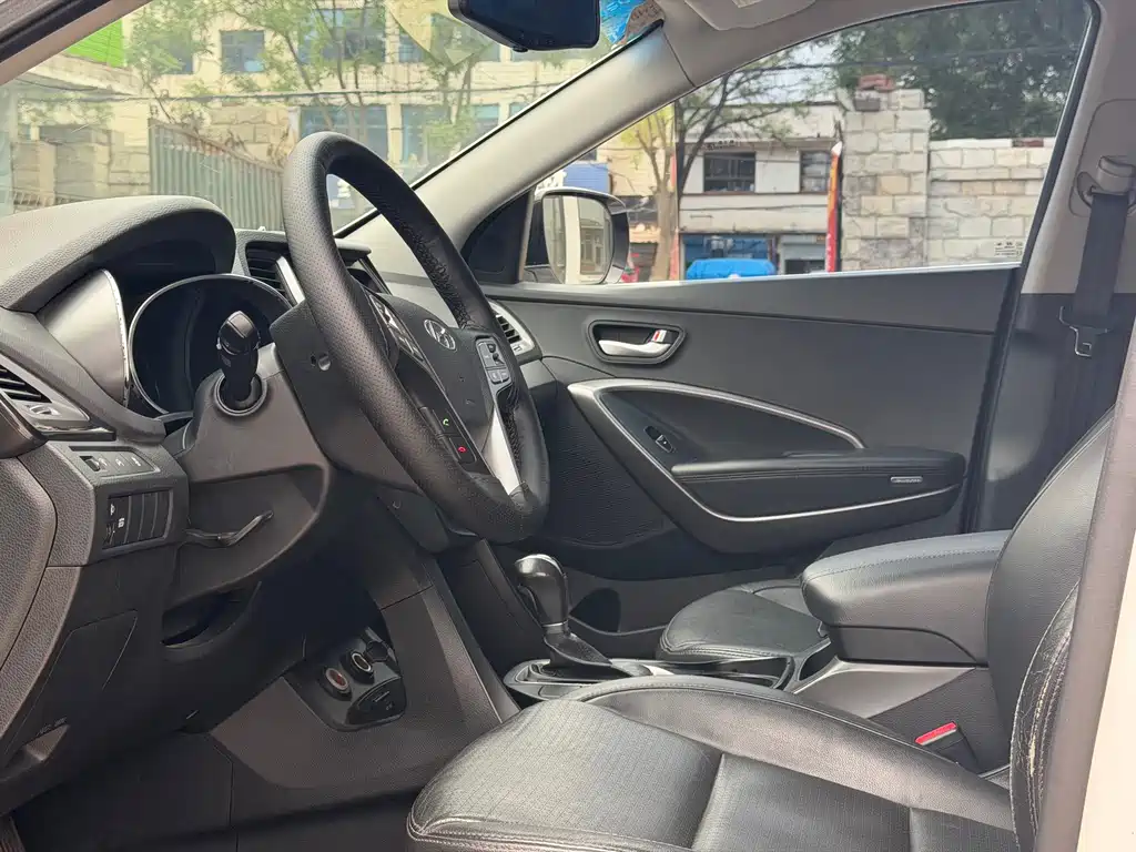 Hyundai Santa Fe 2014 — фото 8