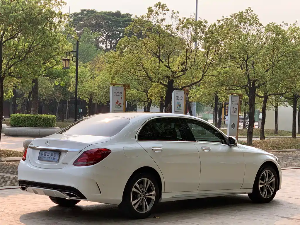 Mercedes-Benz C-Class 2018 — фото 16