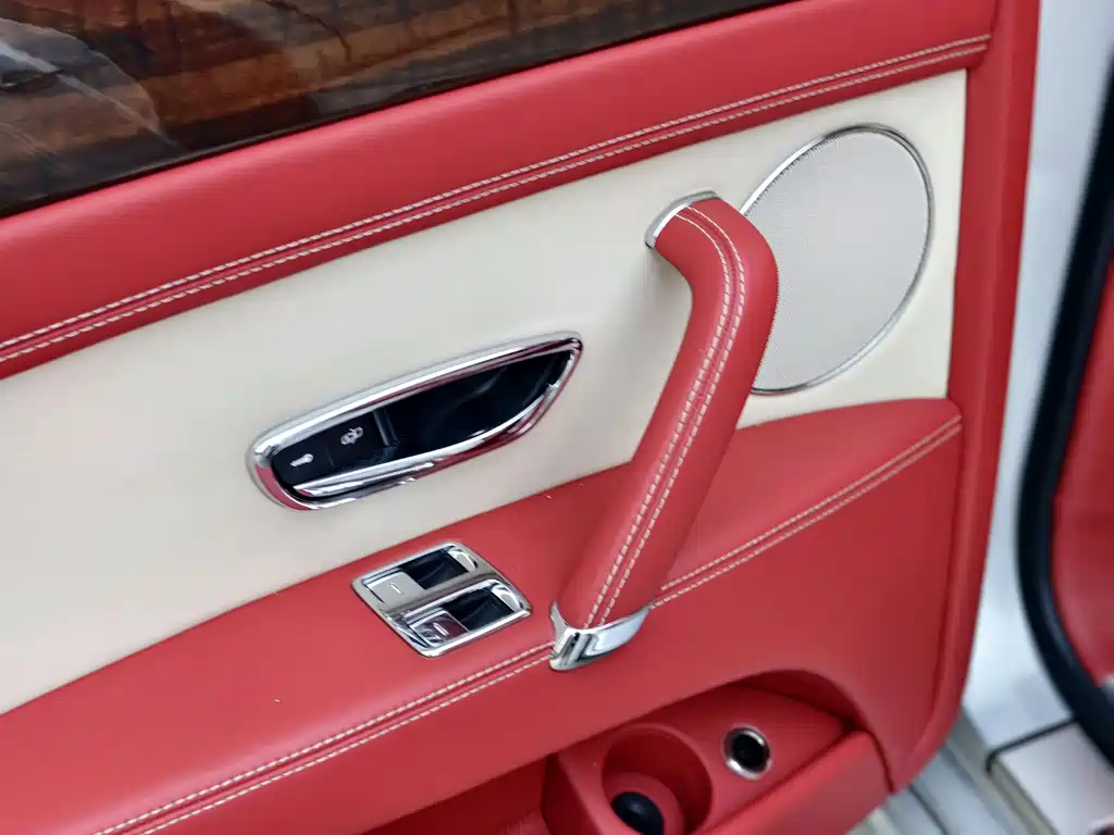 Bentley Flying Spur 2016 — фото 19