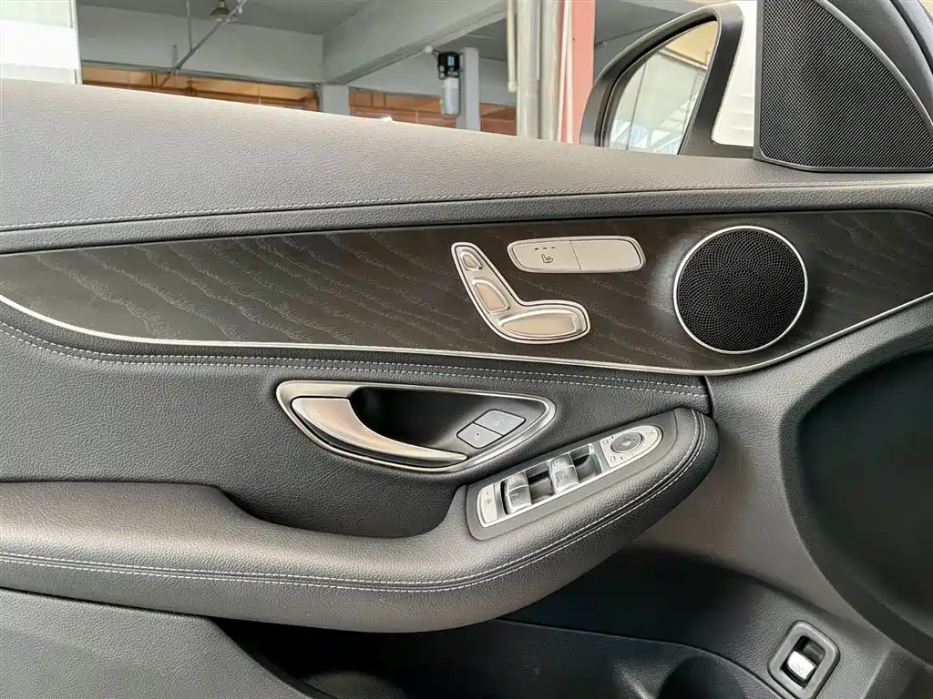 Mercedes-Benz C-Class 2018 — фото 18