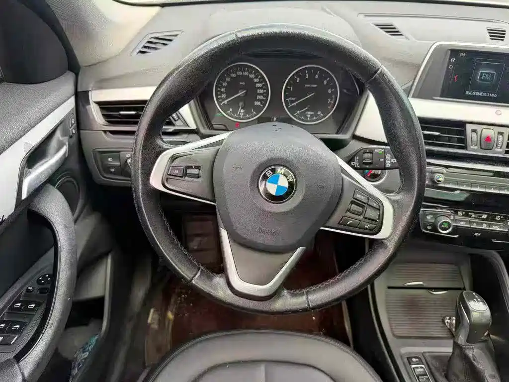 BMW X1 2018 — фото 8