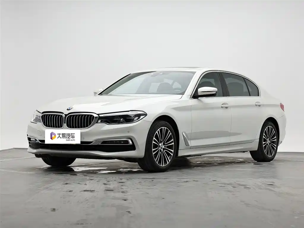BMW 5 Series 2019 — фото 1