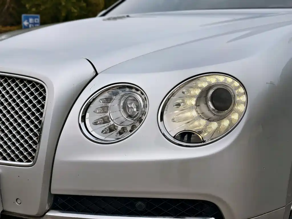 Bentley Flying Spur 2016 — фото 3