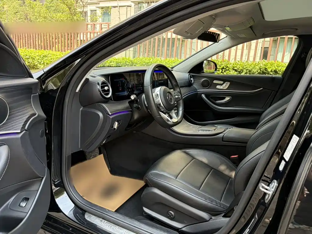 Mercedes-Benz E-Class 2020 — фото 12
