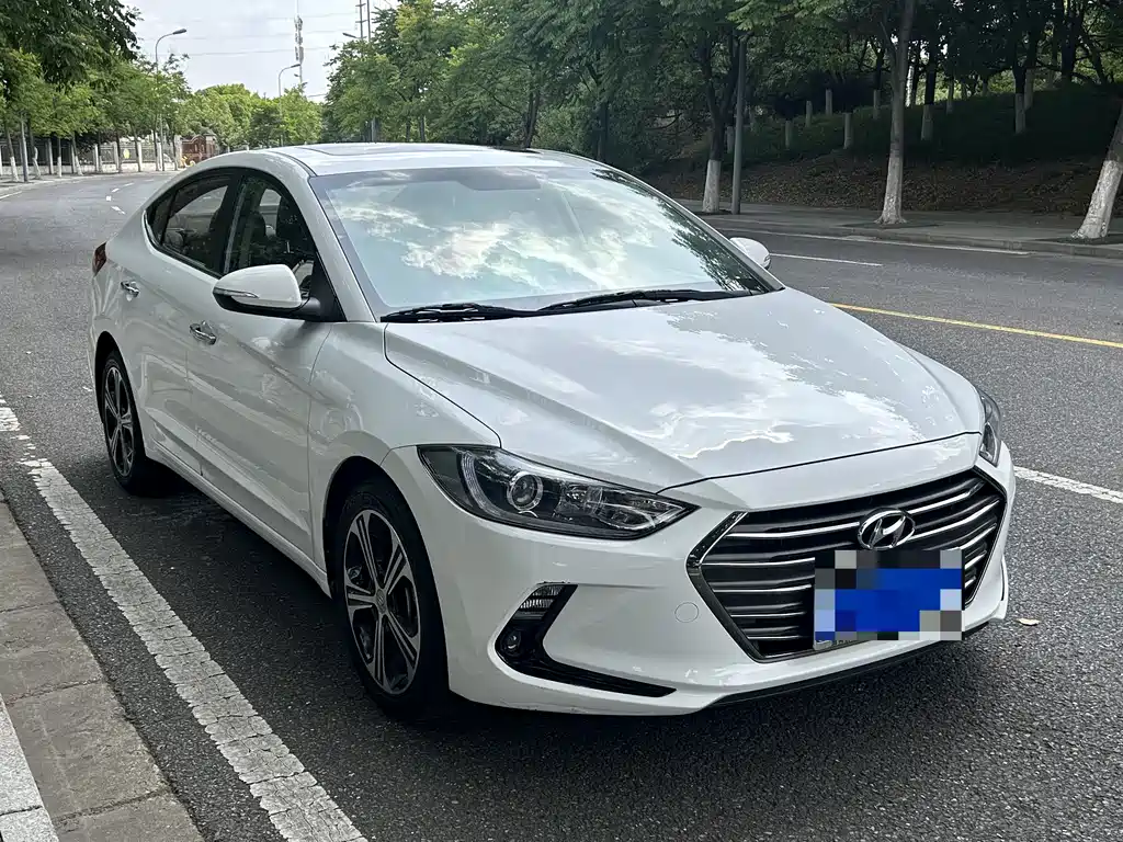 Hyundai Elantra 2019 — фото 3