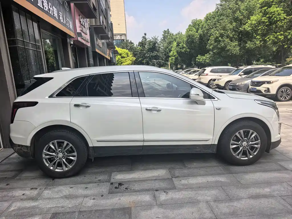 Cadillac XT5 2020 — фото 10