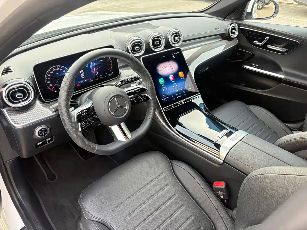 Mercedes-Benz C-Class 2025 — фото 10