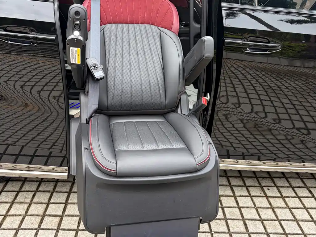 GAC Trumpchi E9 2023 — фото 37