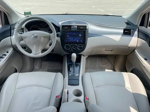 Nissan Tiida 2011