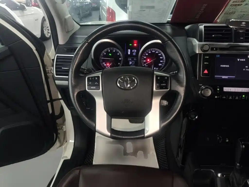 Toyota Prado 2017 — фото 11