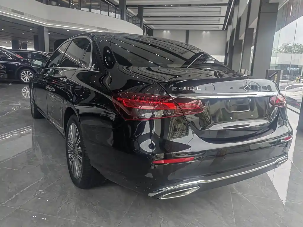 Mercedes-Benz E-Class 2022