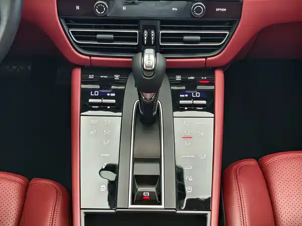 Porsche Macan 2022