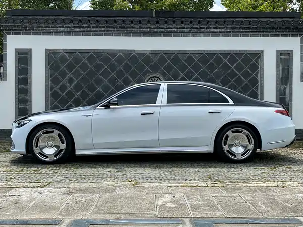 Mercedes-Benz S-Class 2021