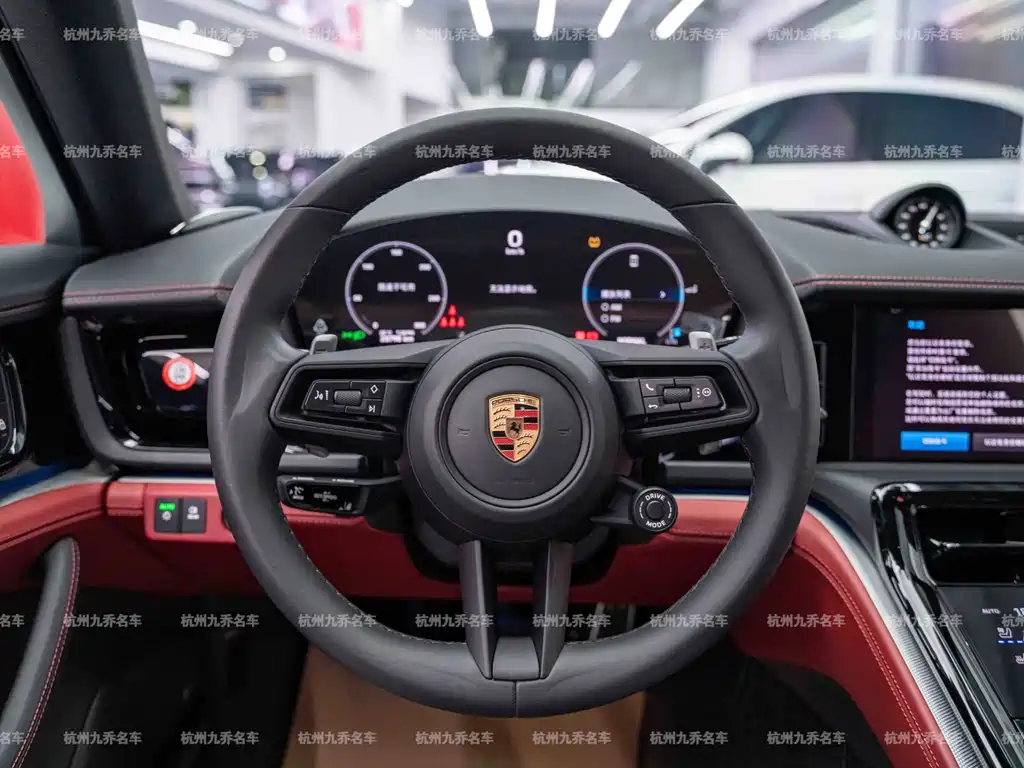Porsche Panamera 2025 — фото 18