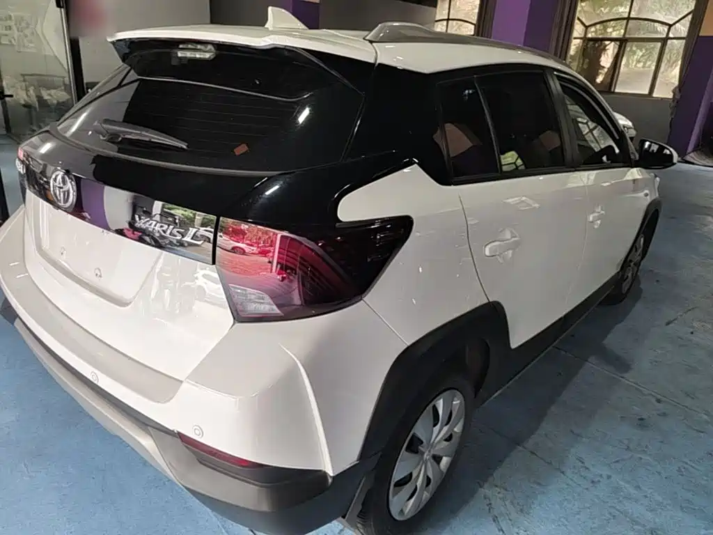 Toyota Yaris L 2021