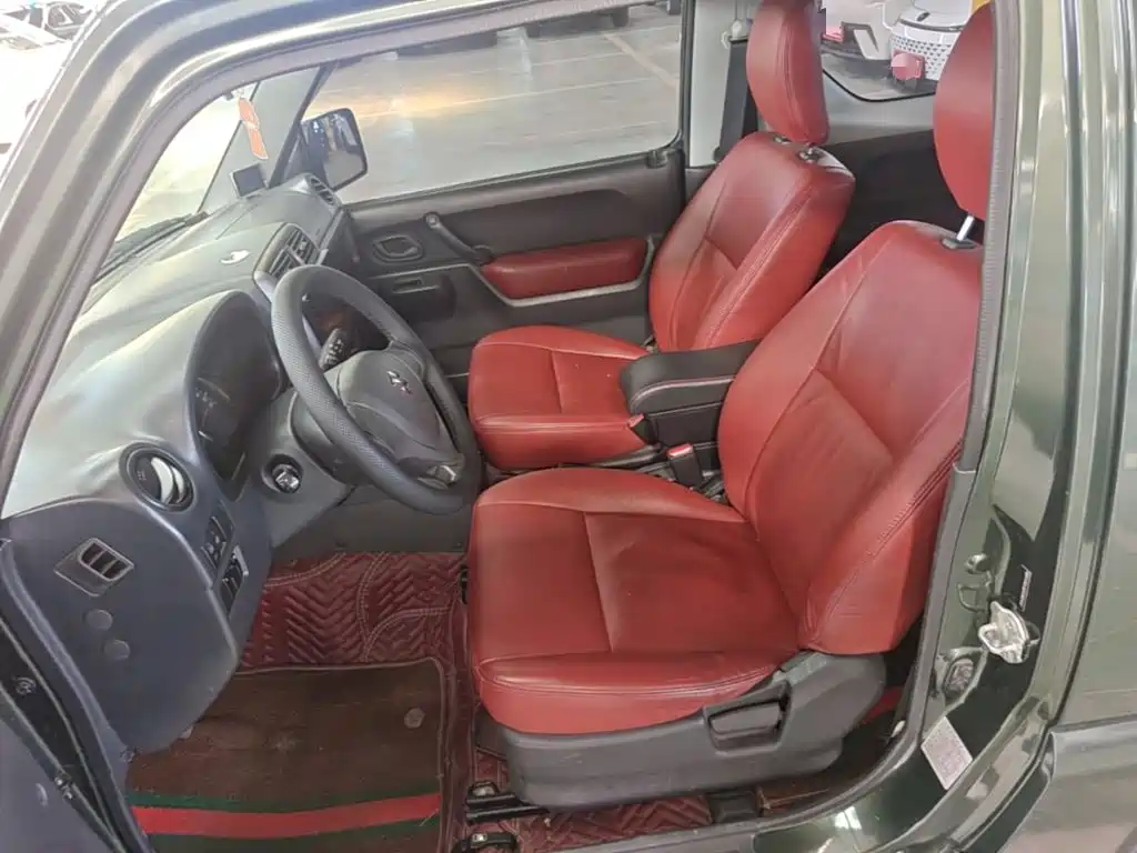 Suzuki Jimny 2015 — фото 15