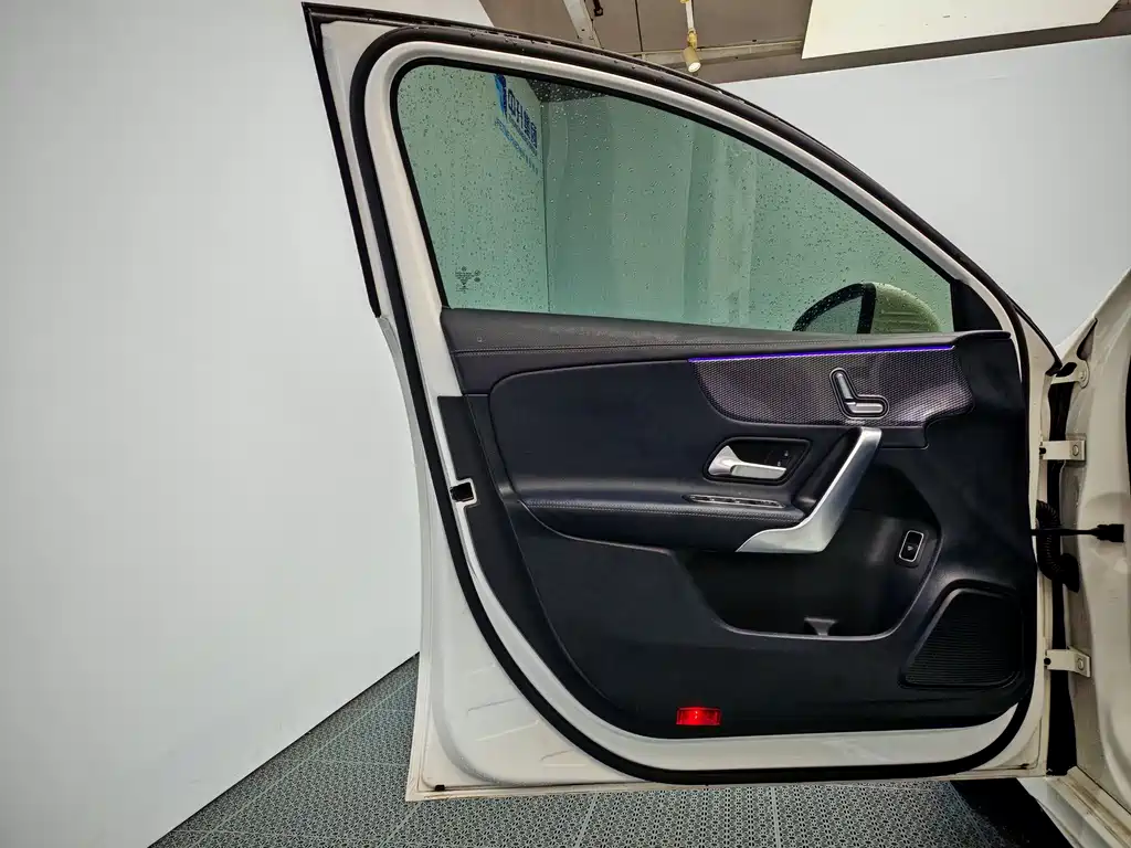 Mercedes-Benz A-Class 2022 — фото 13