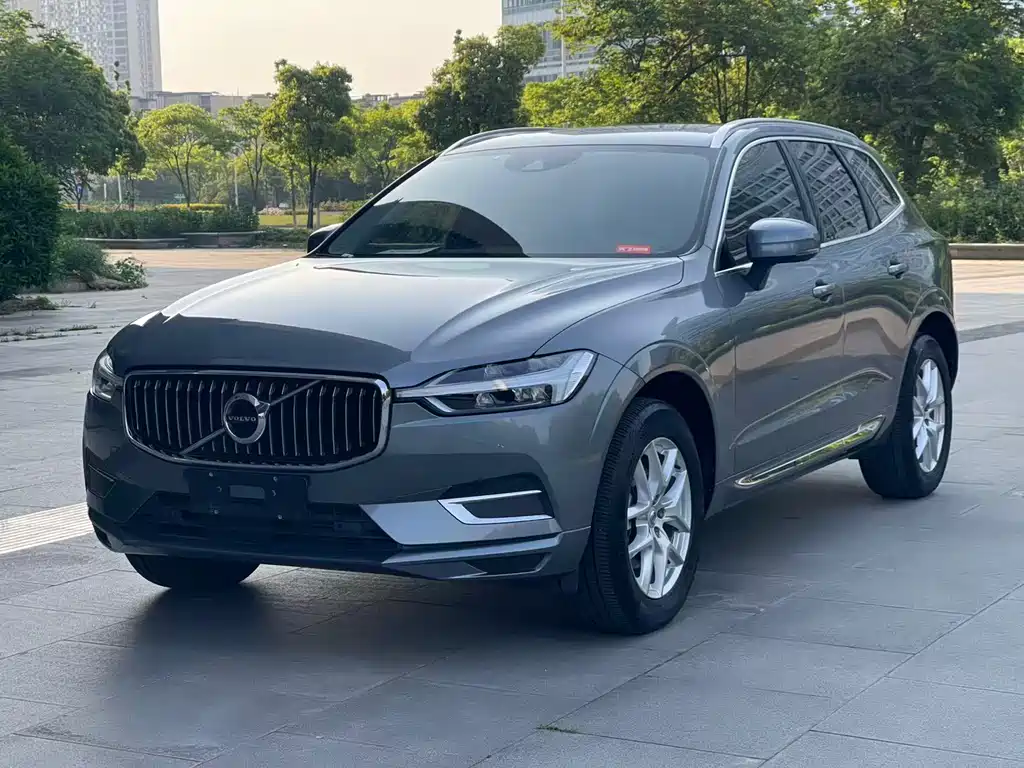 Volvo XC60 2020 — фото 1