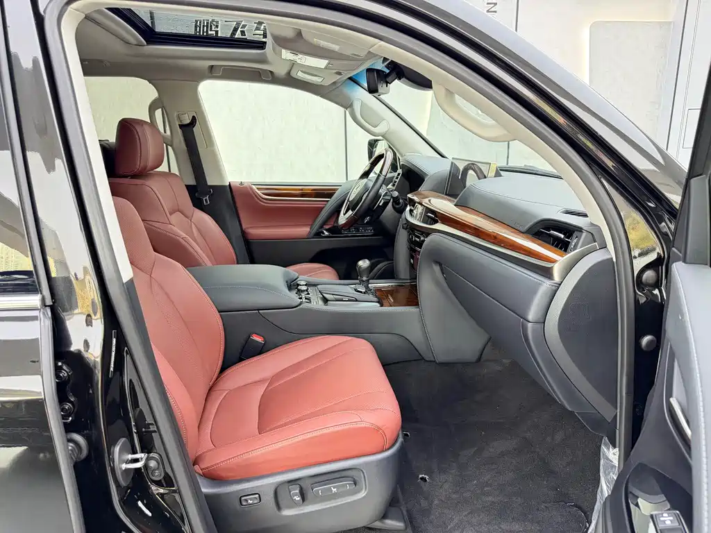 Lexus LX 2020 — фото 15
