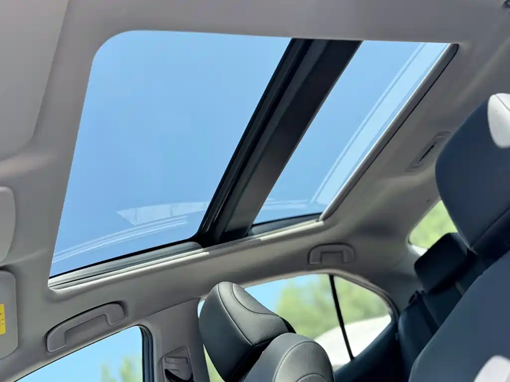 Toyota Camry 2019 — фото 15