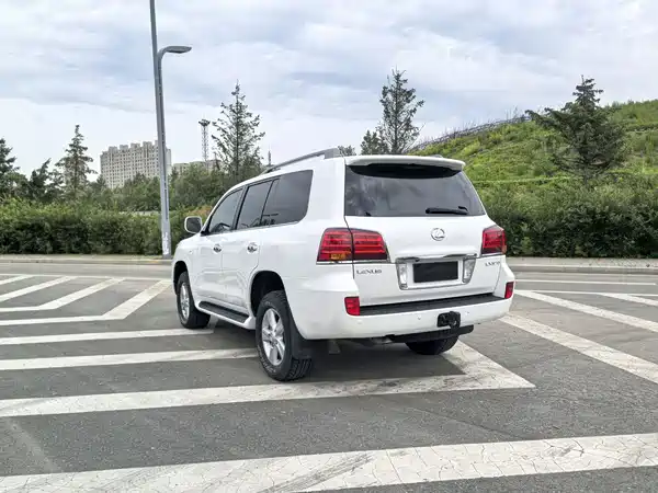Lexus LX 2009
