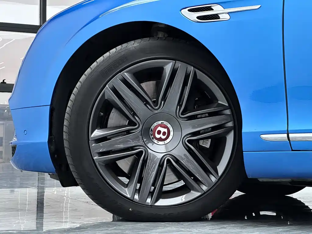 Bentley Continental 2016 — фото 8