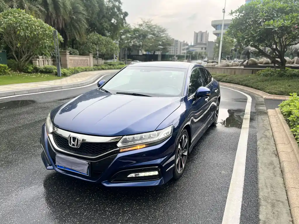 Honda Spirior 2015 — фото 1