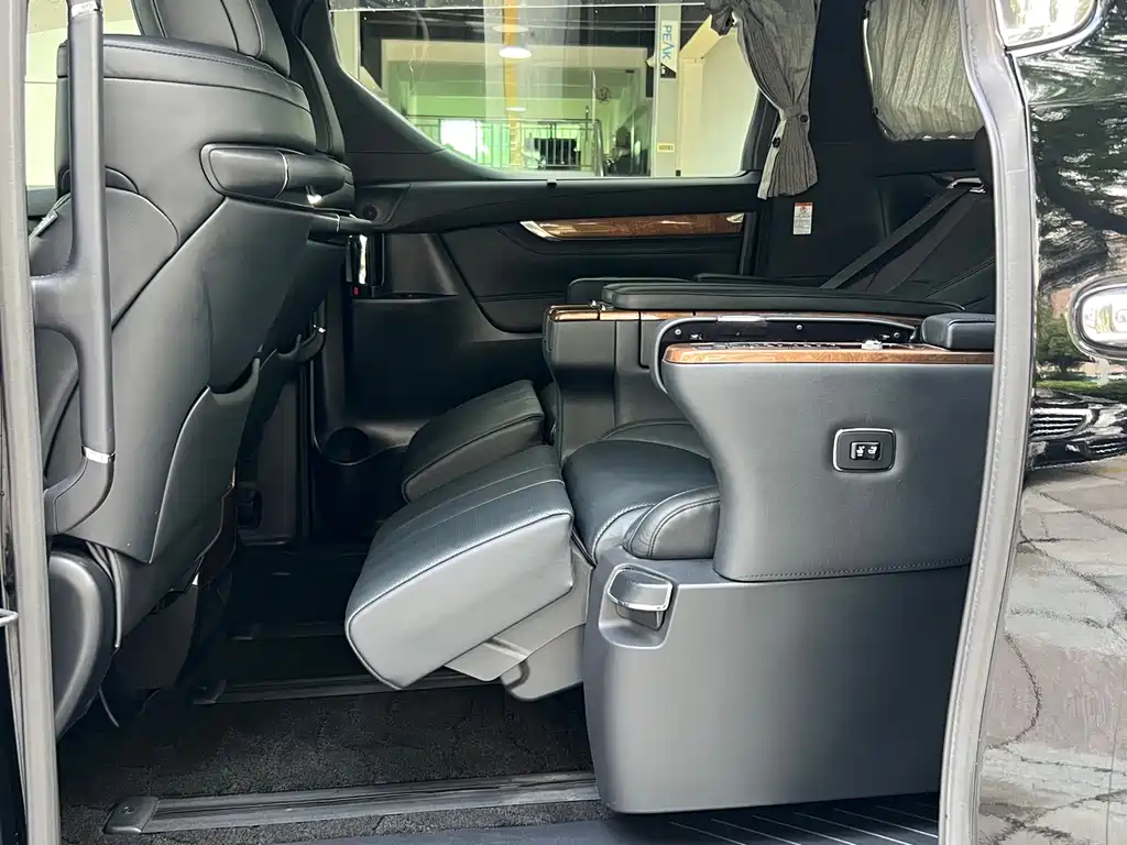 Toyota Alphard 2015 — фото 14