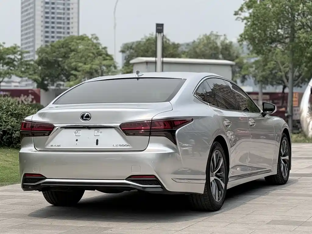 Lexus LS 2021 — фото 3