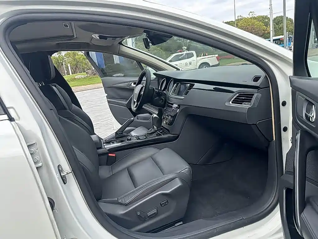 Peugeot 508 2014 — фото 10