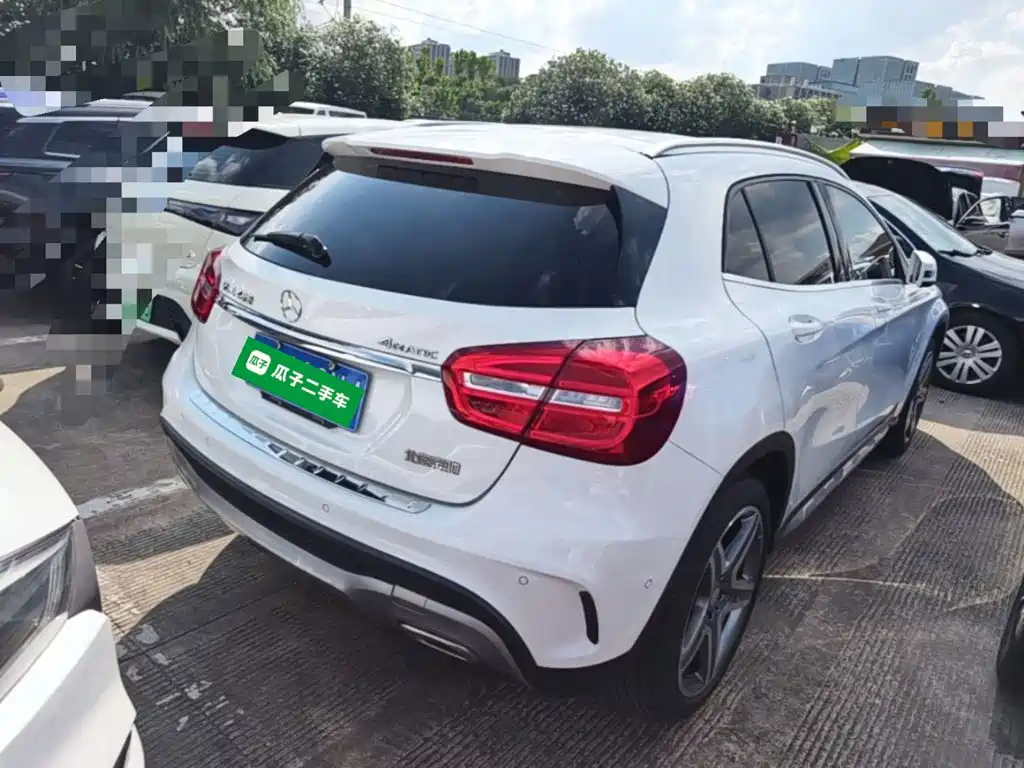 Mercedes-Benz GLA 2015