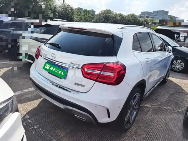 Mercedes-Benz GLA 2015