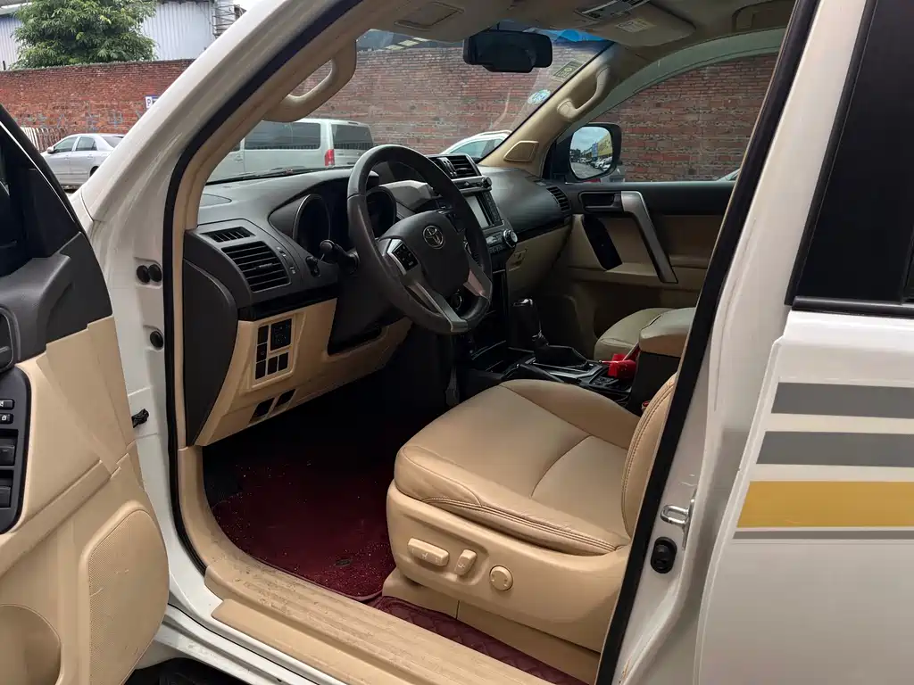 Toyota Prado 2015
