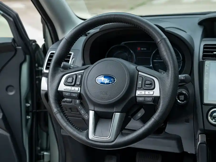 Subaru Forester 2018 — фото 12