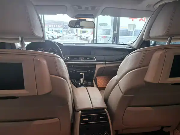 BMW 7 Series 2011