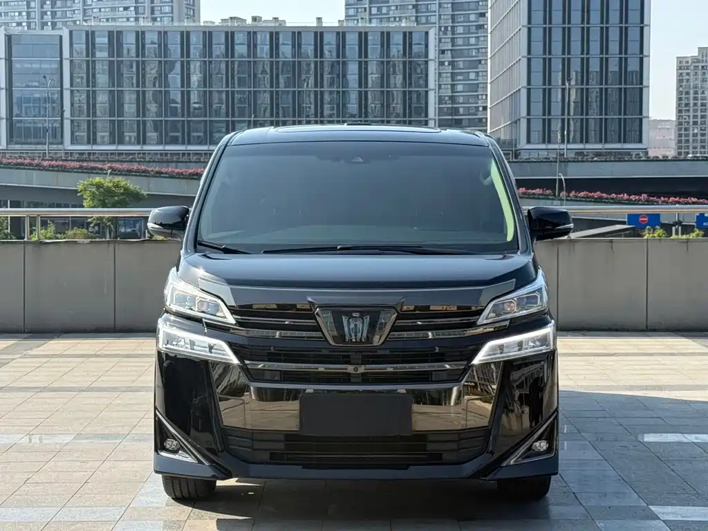 Toyota Vellfire 2023 — фото 2
