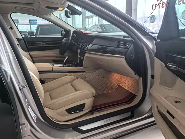 BMW 7 Series 2011