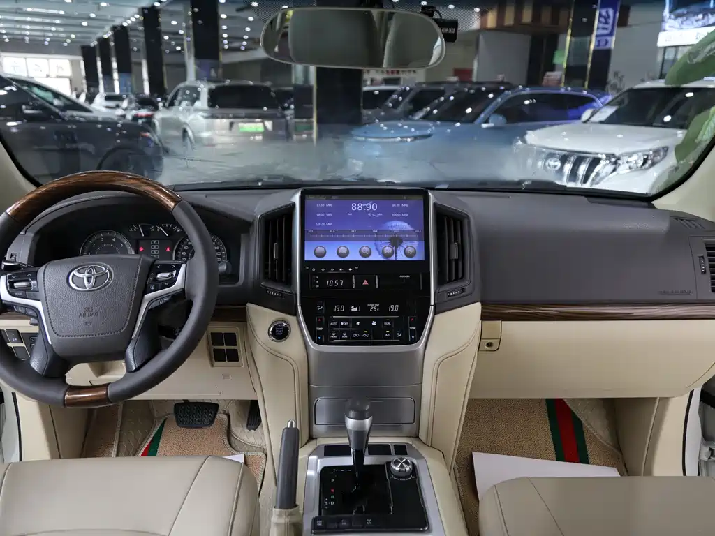 Toyota Land Cruiser 2016 — фото 12