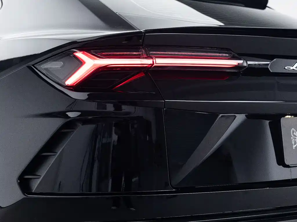 Lamborghini Urus 2021 — фото 27