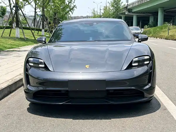 Porsche Taycan 2023