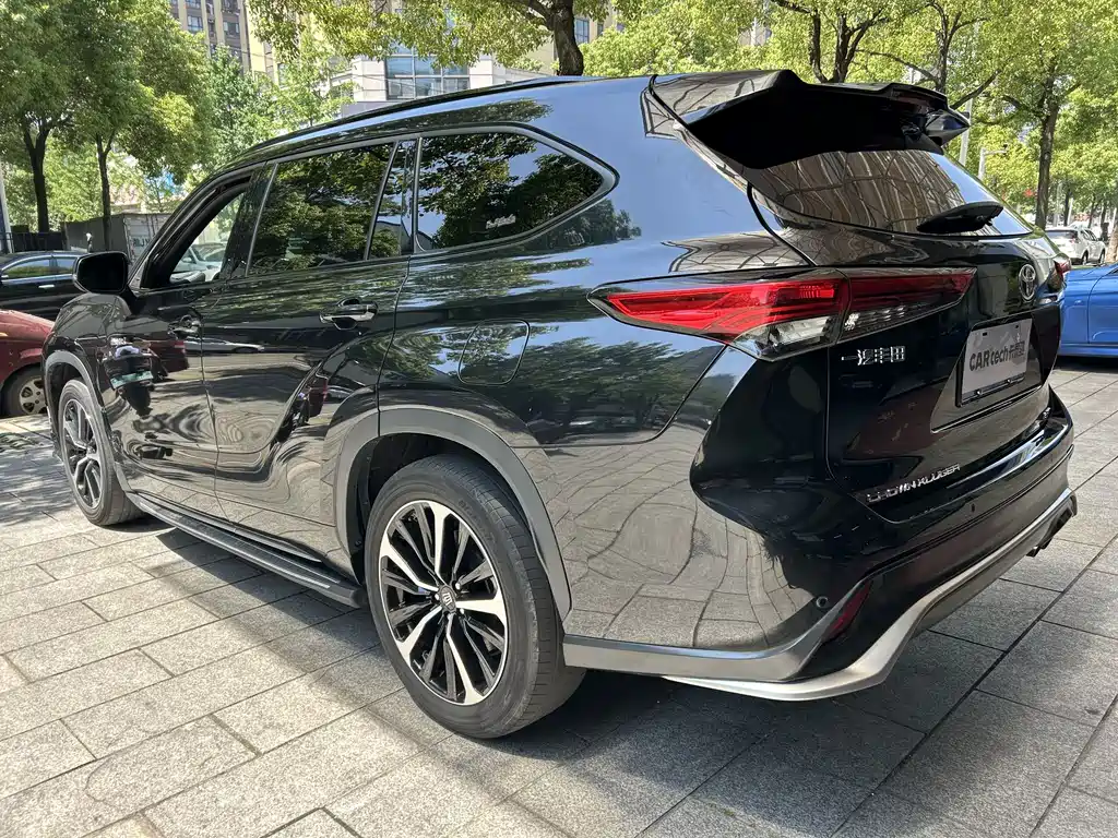 Toyota Crown Kluger 2022 — фото 10