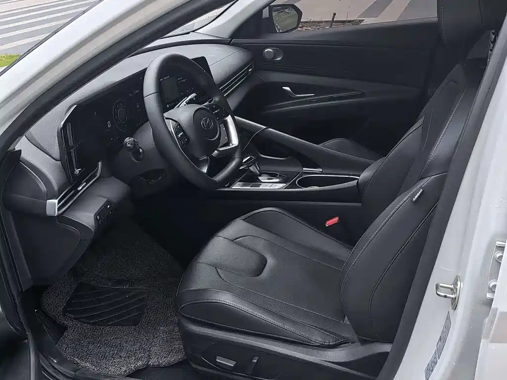 Hyundai Elantra 2021